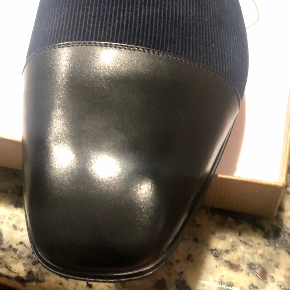 NEW Christian Louboutin (red bottoms)